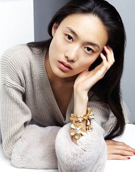 陳冠希女兒首曝光 陳冠希女友是誰？秦舒培個(gè)人資料照片家庭背景