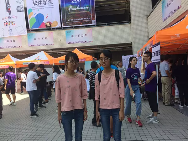 雙胞胎姐妹花劉玲馨、劉玲潔。