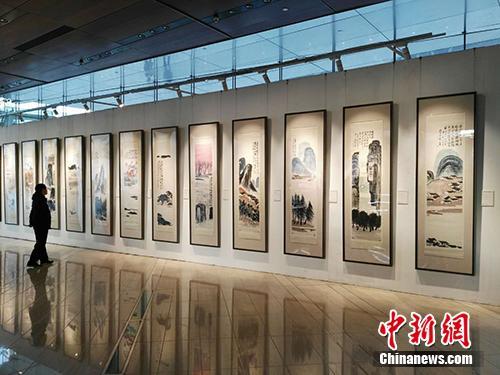 齊白石作品《山水十二條屏》在北京展出。<a target='_blank'  _fcksavedurl='http://www.chinanews.com/' _fcksavedurl='http://www.chinanews.com/' >中新網(wǎng)</a>記者 宋宇晟 攝