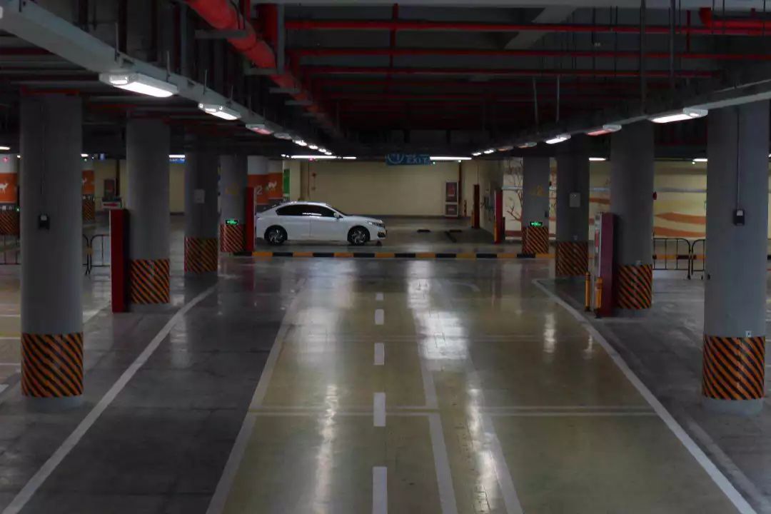 沒(méi)最貴有更貴!男子過(guò)年車停高鐵站10天被收1328元