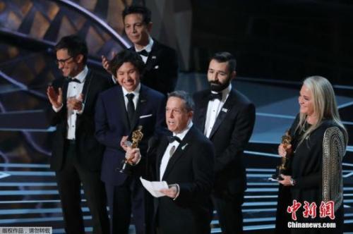 《尋夢(mèng)環(huán)游記》獲最佳動(dòng)畫長(zhǎng)片。主創(chuàng)說表示《尋夢(mèng)環(huán)游記》證明了藝術(shù)能跨越種族，傳播到全世界。