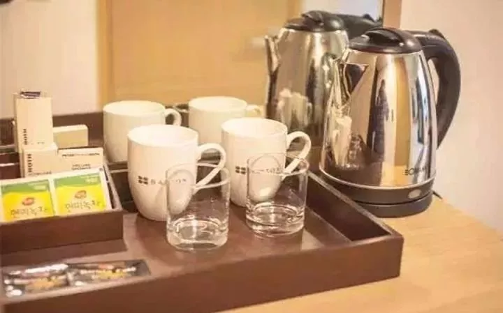 太惡心！女游客竟用酒店燒水壺煮自己的臟內(nèi)褲