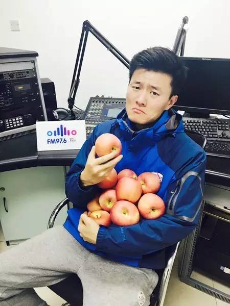 看來(lái)，我真的要裸了……