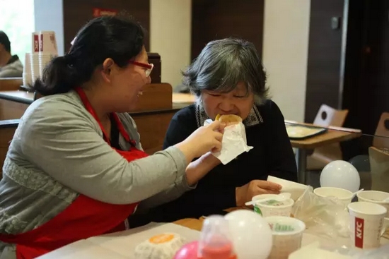 我還未長大，你卻已白了頭發(fā)，我要珍惜和媽媽在一起的每一刻