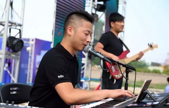 辛苦樂(lè)隊(duì)老師，你們跟我們一起，共同見(jiàn)證了時(shí)光音樂(lè)節(jié)是如何一步步成長(zhǎng)至今的。