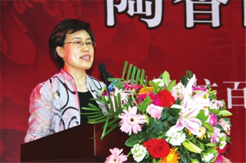 洛陽(yáng)市委常委、組織部部長(zhǎng)，洛陽(yáng)市關(guān)心下一代工作委員會(huì)主任陳向平致辭