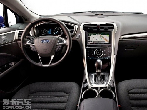 海外版蒙迪歐混動(dòng)車(chē)型內(nèi)飾