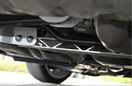 雨后汽車保養(yǎng)重要，別忘清潔汽車底盤