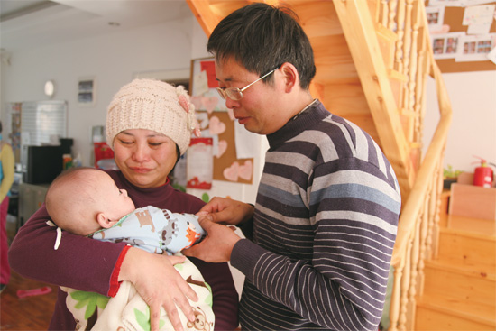 半年之后，奇奇終于見(jiàn)到爸爸媽媽了