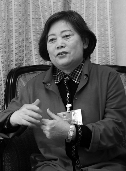 代表檔案：王繡 全國(guó)人大代表、洛陽(yáng)博物館名譽(yù)館長(zhǎng)