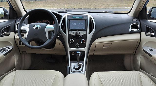 全新比亞迪F3實(shí)車內(nèi)飾圖片