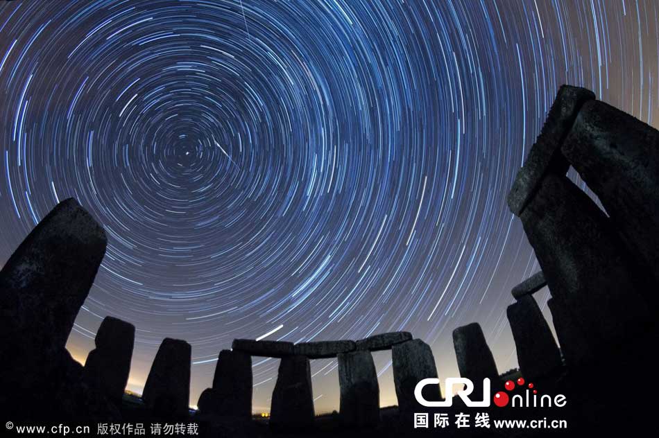 英國巨石陣觀賞英仙座流星雨