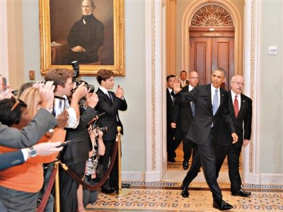 10日，華盛頓，奧巴馬前往國會山與參議員會談。