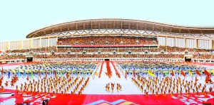 9月16日，第七屆全國農(nóng)民運(yùn)動會開幕式在南陽市體育場舉行