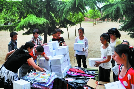 讓進城務(wù)工者子女走進“七彩課堂”