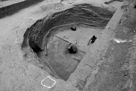 ?？h黎陽倉考古發(fā)掘現場。 張志嵩　攝