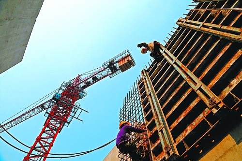 箱基槽正在施工。