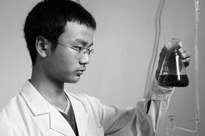 安陽窨井冒“紅”水 污水處理水泵超載運(yùn)行所致