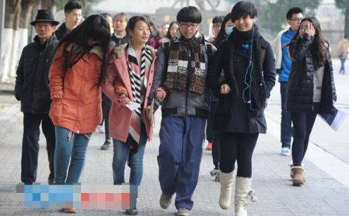 四川藝考現(xiàn)場(chǎng)：一大波美女云集