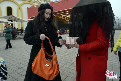 女子寫1000個(gè)