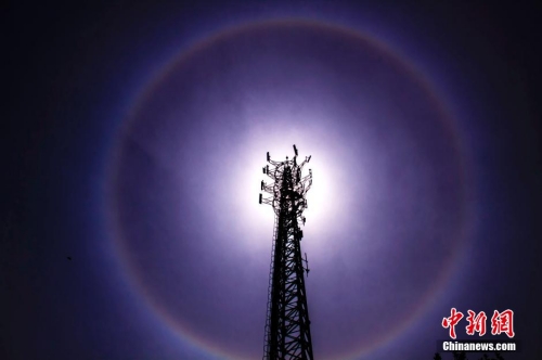 棗莊現(xiàn)日暈藍天美景