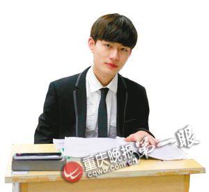 穿上正裝的女生更優(yōu)雅成熟了；男生常常被女生夸獎長得帥。