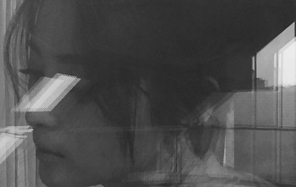 蔣勤勤吊帶美照。