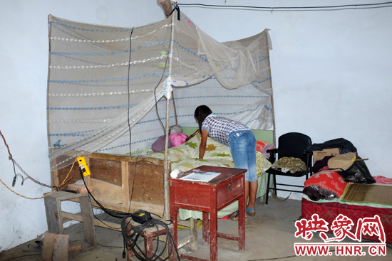 王書佳的環(huán)境及其簡陋。