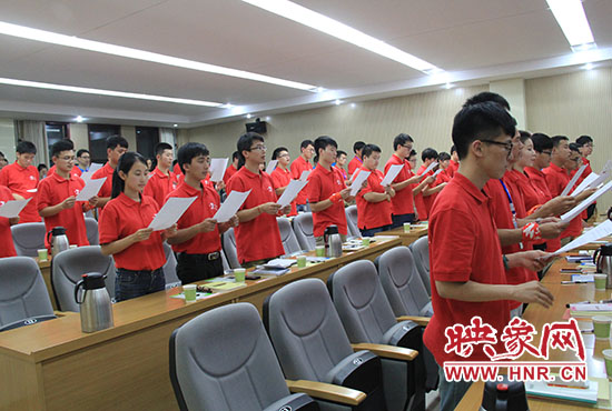 學(xué)員們齊聲高唱《愚公之歌》