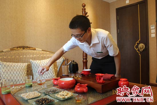 能泡好一杯茶，是李克勤今年夏天最大的收獲。