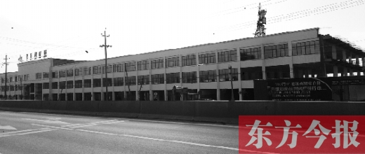 家居建材城已經(jīng)封頂，可耿莊村的安置房還未見蹤影。