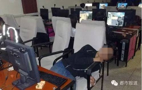 悲?。?5歲男孩上網(wǎng)5小時后猝死，事發(fā)鄭州 | 這些原因可能導致上網(wǎng)猝死，戳...