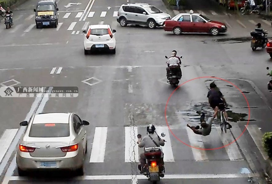 少年騎車撞人致死逃逸 兩天后投案自首