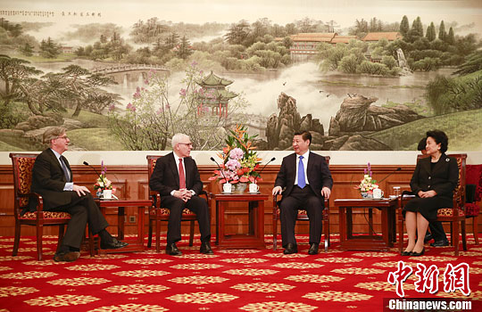 10月23日，中國(guó)國(guó)家主席習(xí)近平在北京釣魚(yú)臺(tái)國(guó)賓館會(huì)見(jiàn)清華大學(xué)經(jīng)濟(jì)管理學(xué)院顧問(wèn)委員會(huì)海外委員。