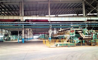 12月4日，三峽全通一個閑置的車間內(nèi)，落滿厚厚的塵土。