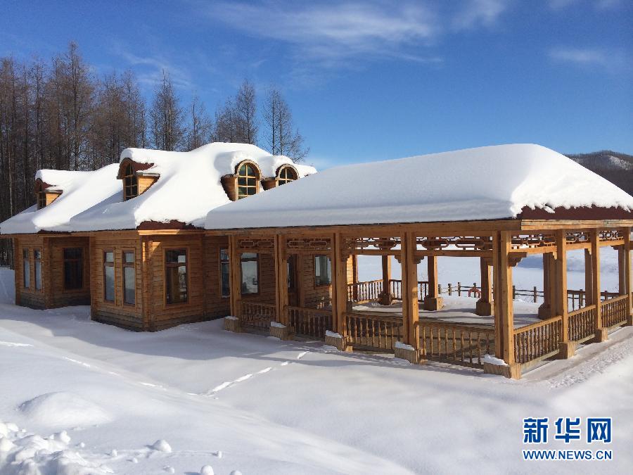 圖為穗豐園里的實木亭子（2013年12月8日攝）。