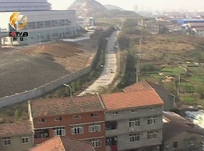 本應(yīng)沒有居民樓的區(qū)域，布滿密密麻麻的樓房