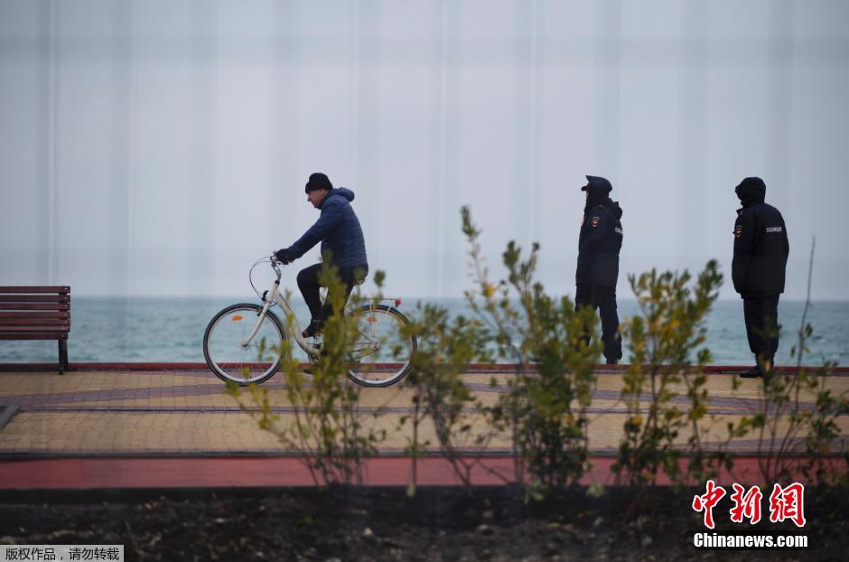 當(dāng)?shù)貢r(shí)間1月29日，俄羅斯索契，2014年索契冬奧會(huì)，俄羅斯軍方在奧林匹克公園周邊部署放空導(dǎo)彈系統(tǒng)。