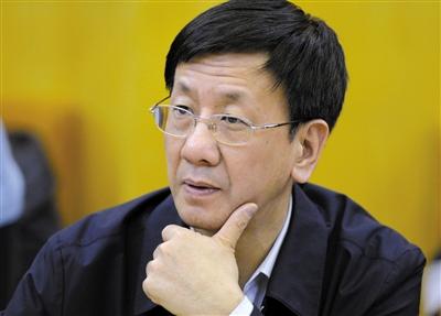 昨日，最高檢檢察長曹建明在遼寧團(tuán)參加“兩高”報(bào)告分組審議。記者 陳杰 攝