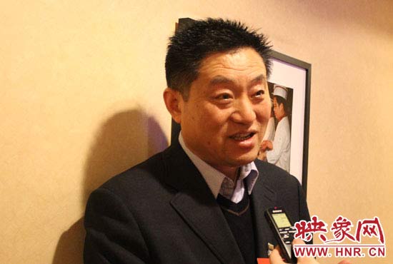全國(guó)人大代表、輝縣市孟莊鎮(zhèn)南李莊村黨支部書(shū)記范海濤