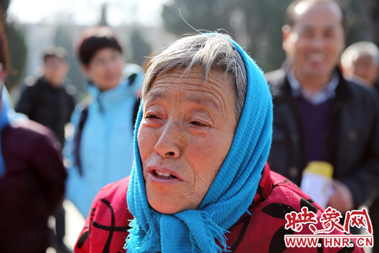 趙玉花老人講述焦裕祿的故事。