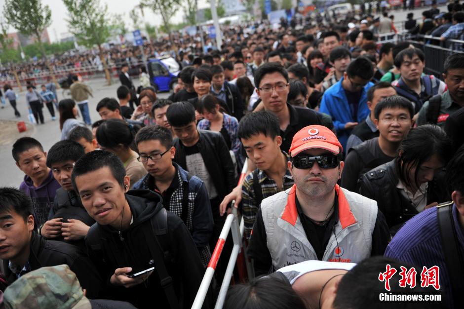 北京車展公眾日首個周末 地鐵國展站客流破紀(jì)錄