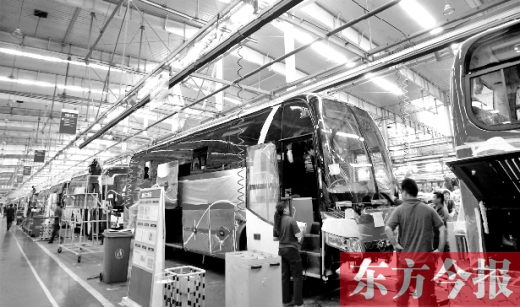 隨著能源和環(huán)保的壓力加大，跟隨國家的產(chǎn)業(yè)風向標，河南汽車產(chǎn)業(yè)也大力發(fā)展電動汽車，力求“彎道超車”。