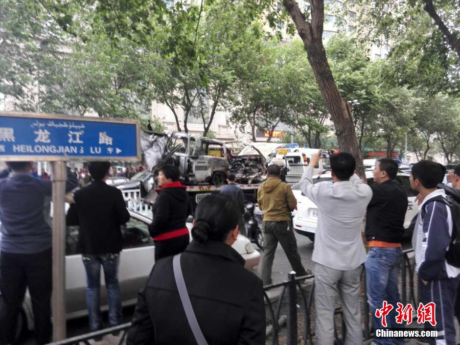 自治區(qū)和烏魯木齊市有關部門迅速處置，傷員已全部送往醫(yī)院救治。