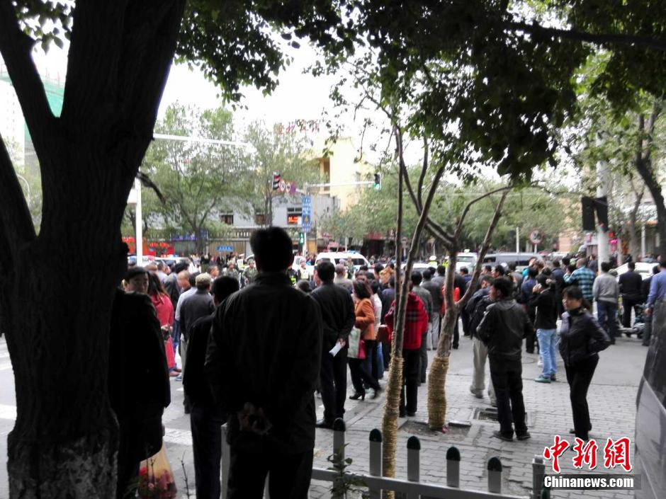 自治區(qū)和烏魯木齊市有關部門迅速處置，傷員已全部送往醫(yī)院救治。