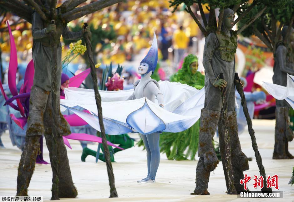 北京時(shí)間6月13日凌晨2時(shí)，巴西世界杯正式拉開(kāi)帷幕。