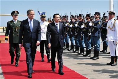 　6月19日，國(guó)務(wù)院總理李克強(qiáng)乘專機(jī)抵達(dá)雅典國(guó)際機(jī)場(chǎng)，開始對(duì)希臘進(jìn)行正式訪問。