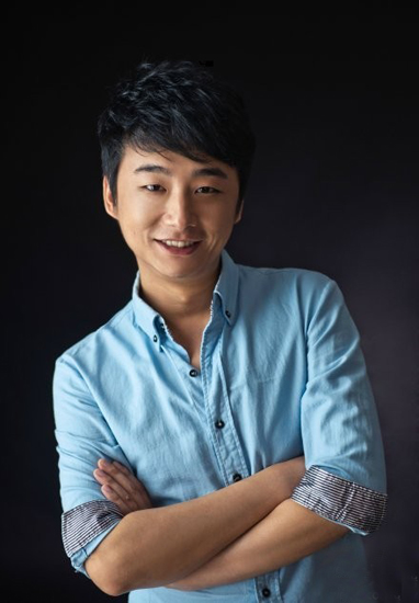 河南人民廣播電臺、搜狐體育首席特邀足球評論員