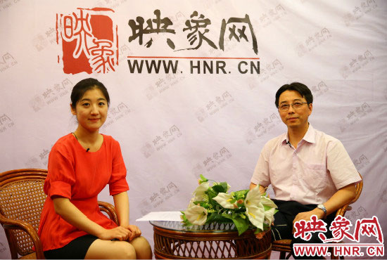 南京大學(xué)河南招生組負(fù)責(zé)人武港山教授做客映象網(wǎng)2014高招“名校面對面”系列視頻訪談。