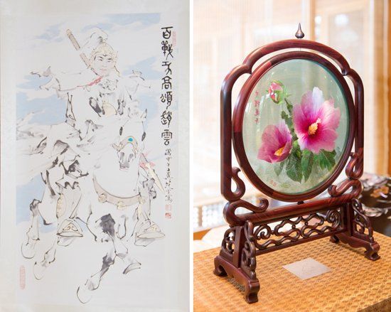 　當(dāng)?shù)貢r(shí)間2014年7月4日，中國國家主席習(xí)近平向韓國總統(tǒng)樸槿惠贈(zèng)送的趙云畫像（左）和木槿花玻璃工藝